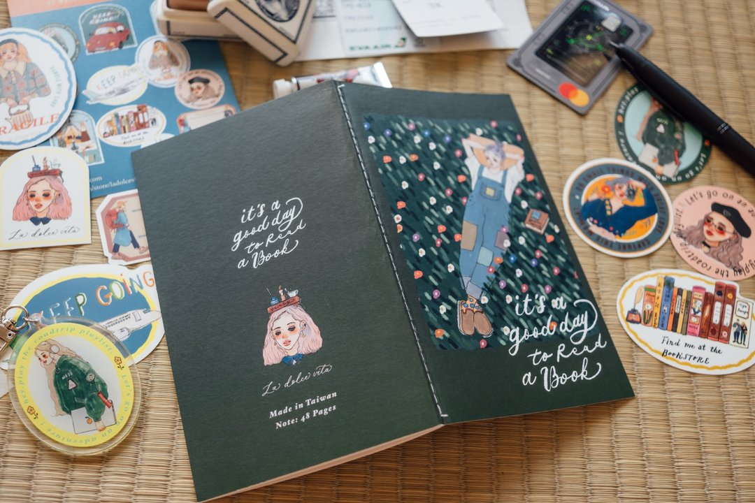 La Dolce Vita Notebook - It's a Good Day to Read a Book