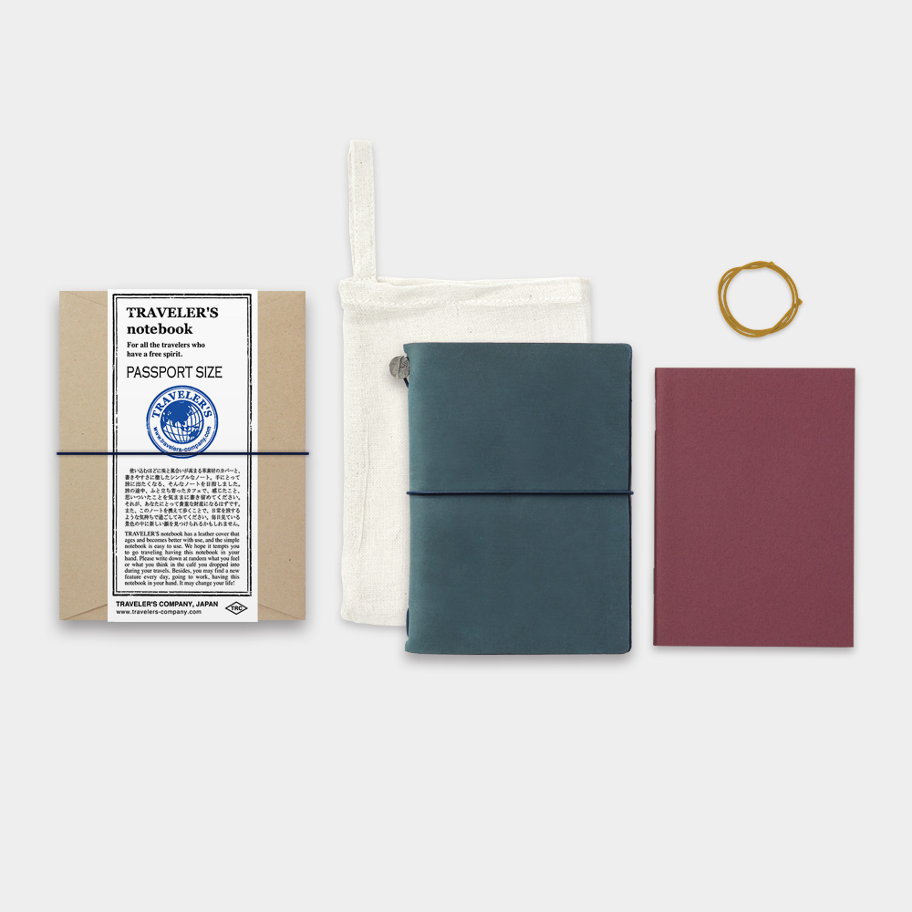 TRAVELER'S Notebook Passport Size Blue - Image 2