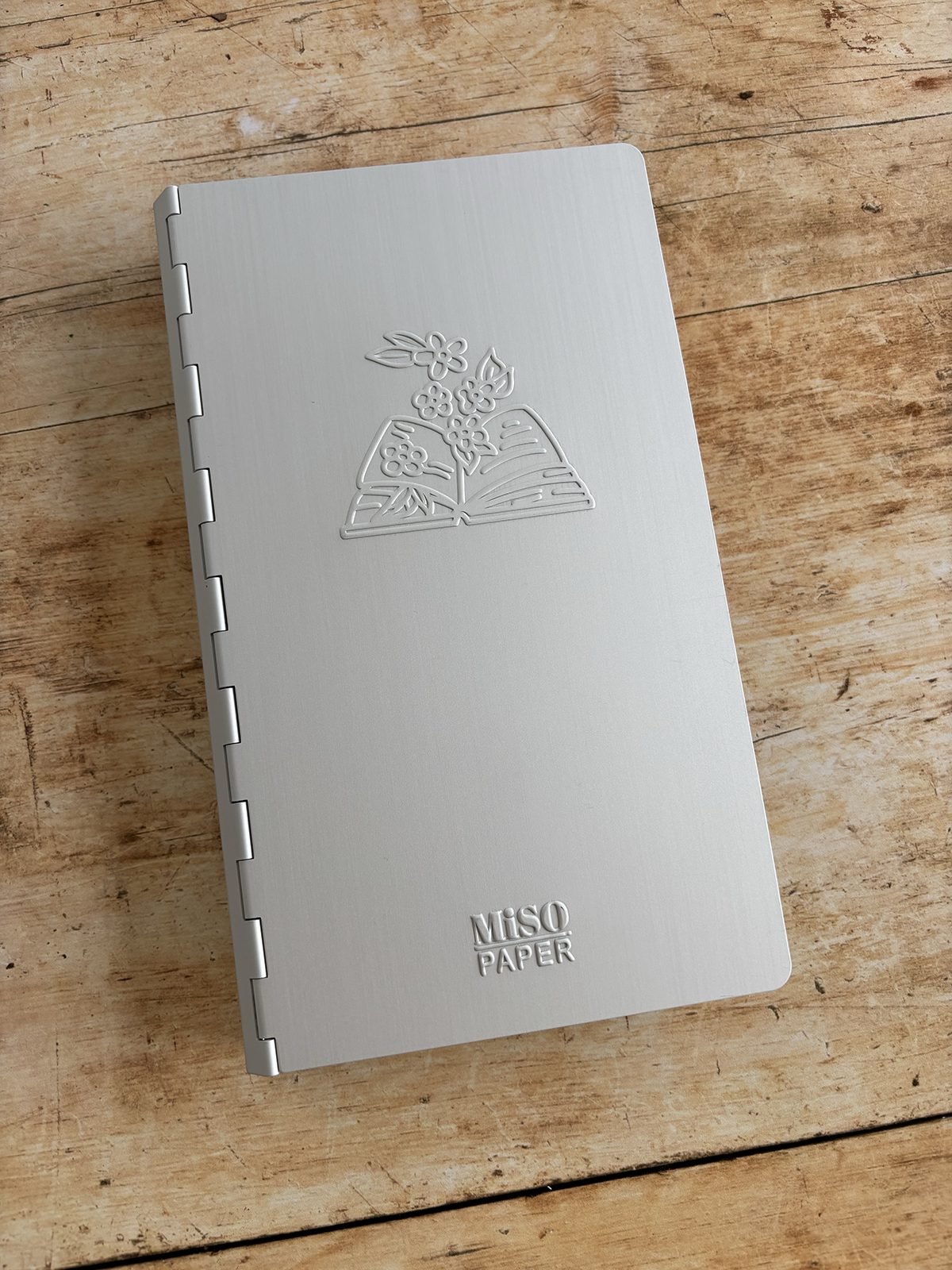 Miso Paper A5 Slim Aluminium Ring Binder - Sticker and Tape Storage - Image 13