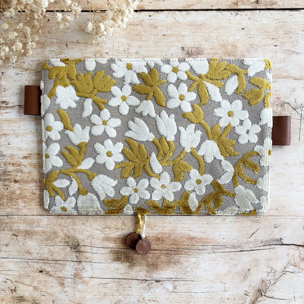 Hobonichi-Style A6 Notebook Cover - Vintage Flowers