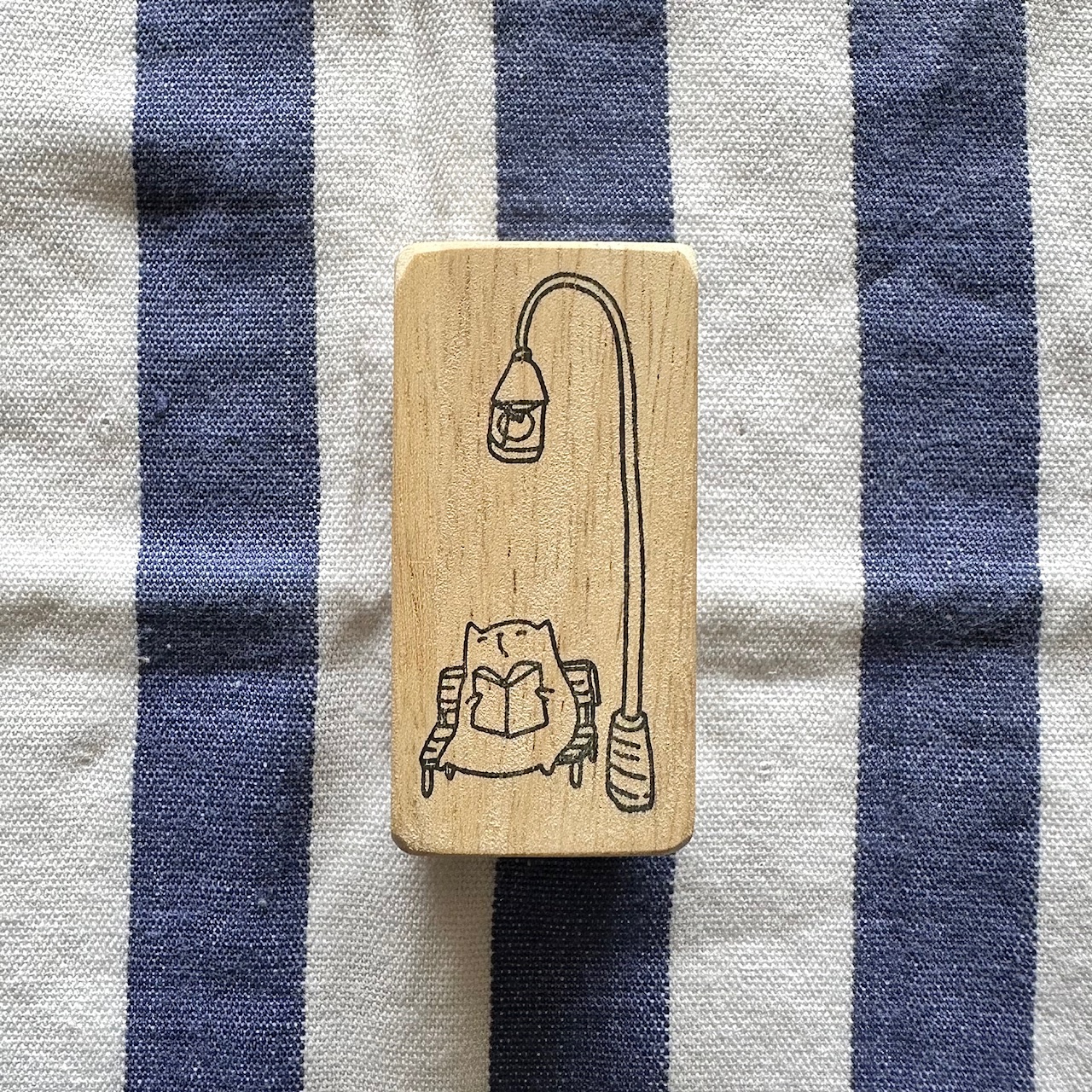 Catdoo Rubber Stamp - Under The Light - Image 2