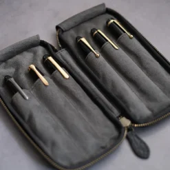 &Liebe 6-Pen Leather Zip Case