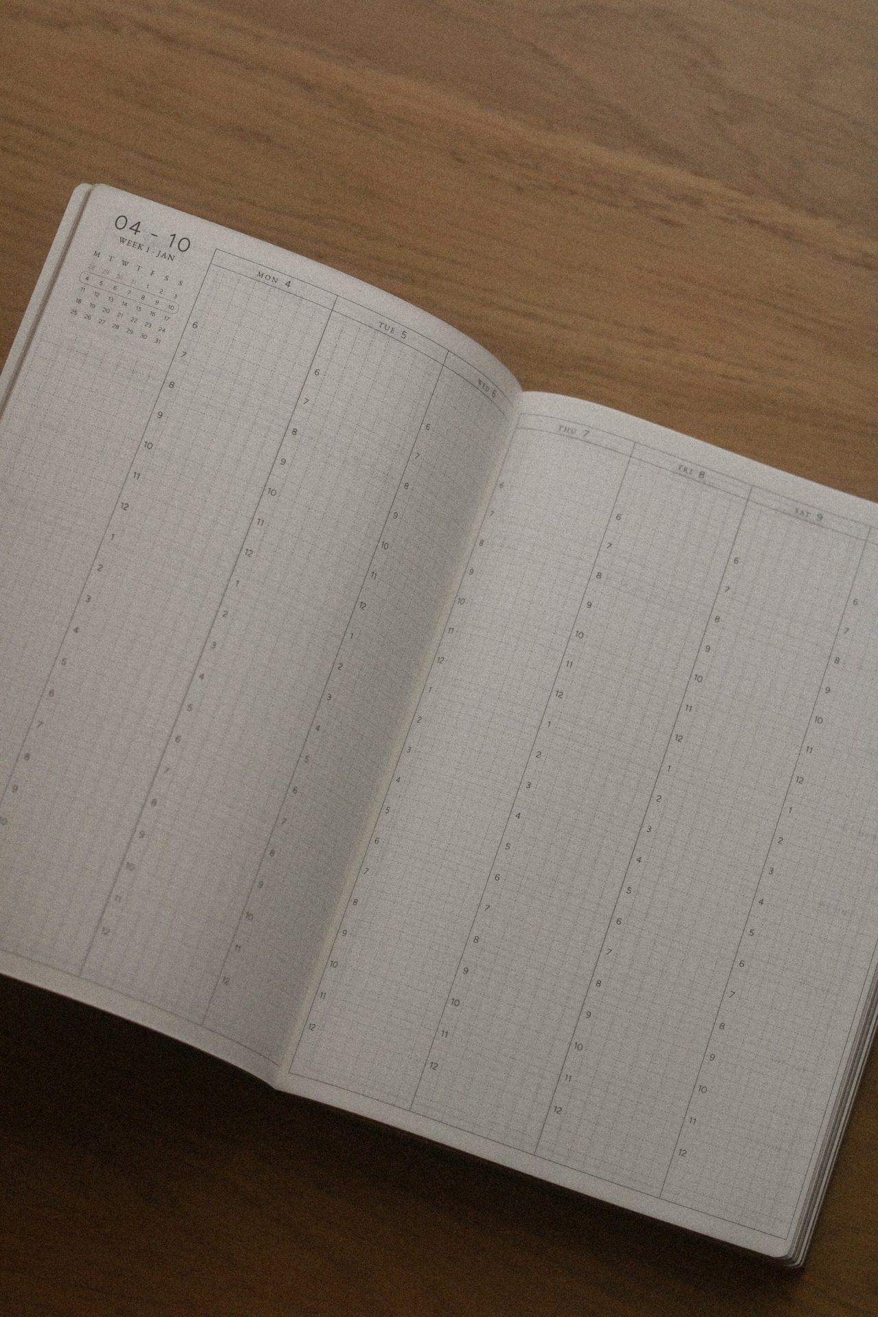 Faded Chronicle 2027 B6 Compact Planner