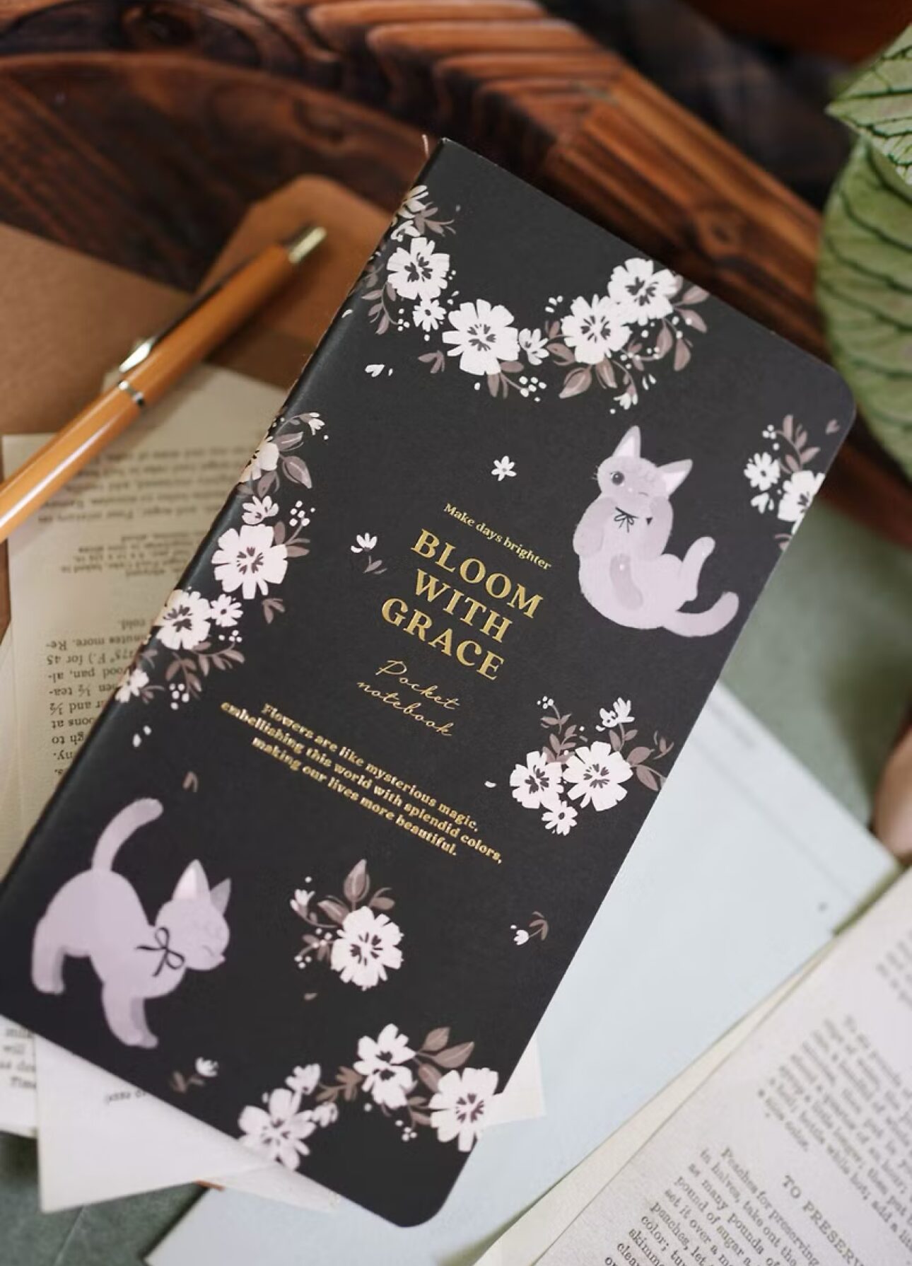 Wwiinngg Pocket Notebook - Cat