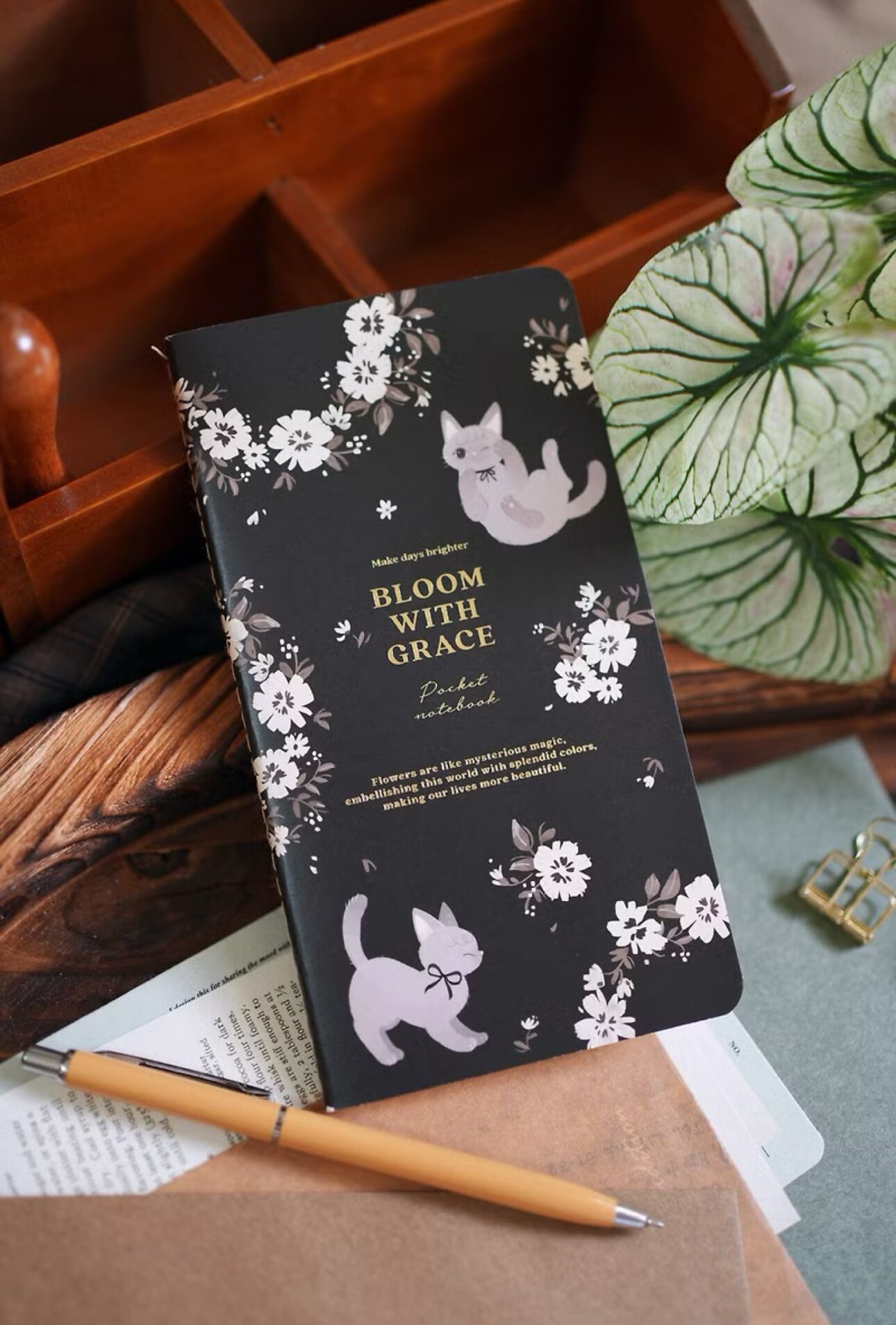 Wwiinngg Pocket Notebook - Cat