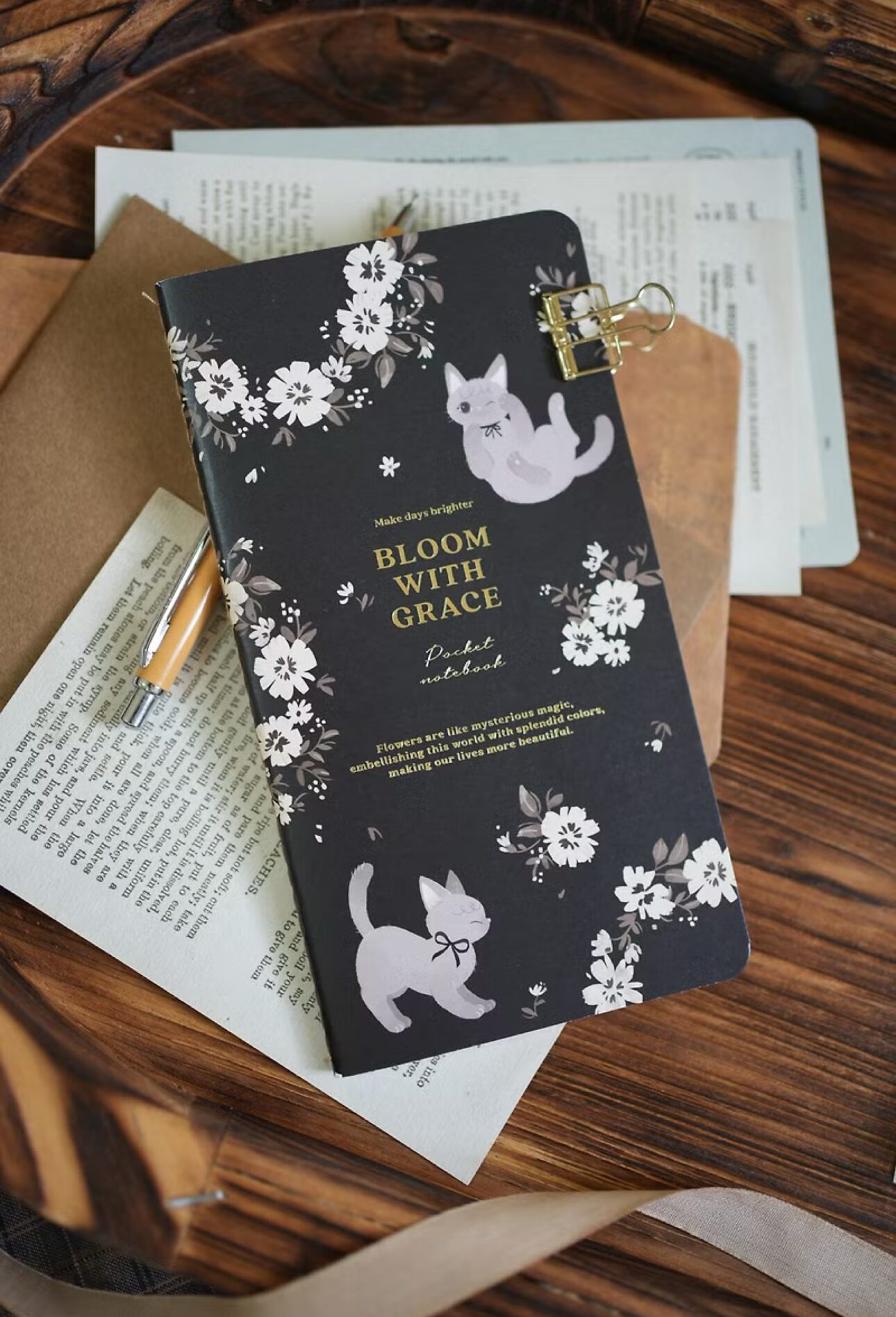 Wwiinngg Pocket Notebook - Cat