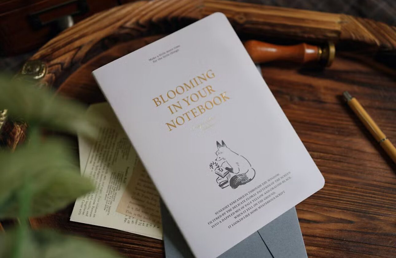 Wwiinngg Notebook - Blooming Fox