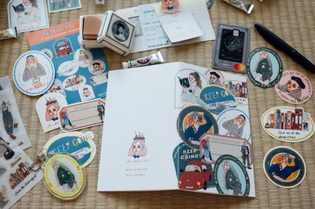 La Dolce Vita Travel Agency Notebook