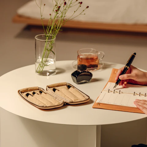 &Liebe 6-Pen Leather Zip Case - Image 9
