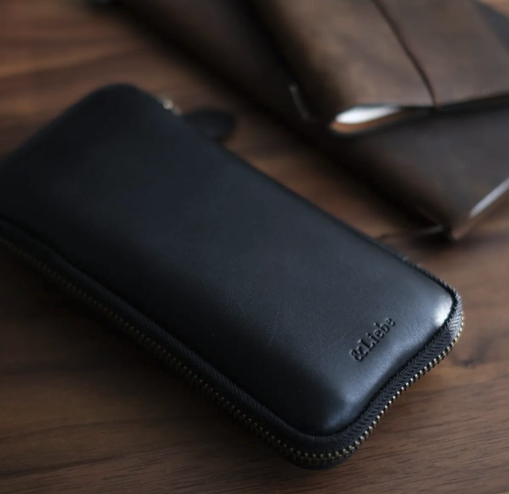&Liebe 6-Pen Leather Zip Case Smooth Black