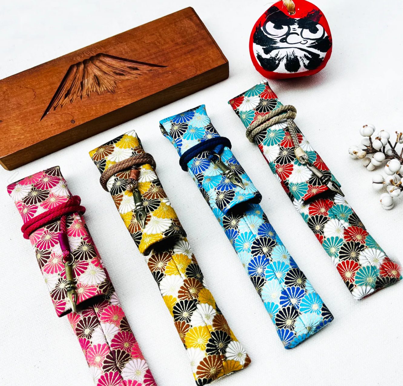 Kyoku Haku Japanese Kiku Pattern Pen Sleeve