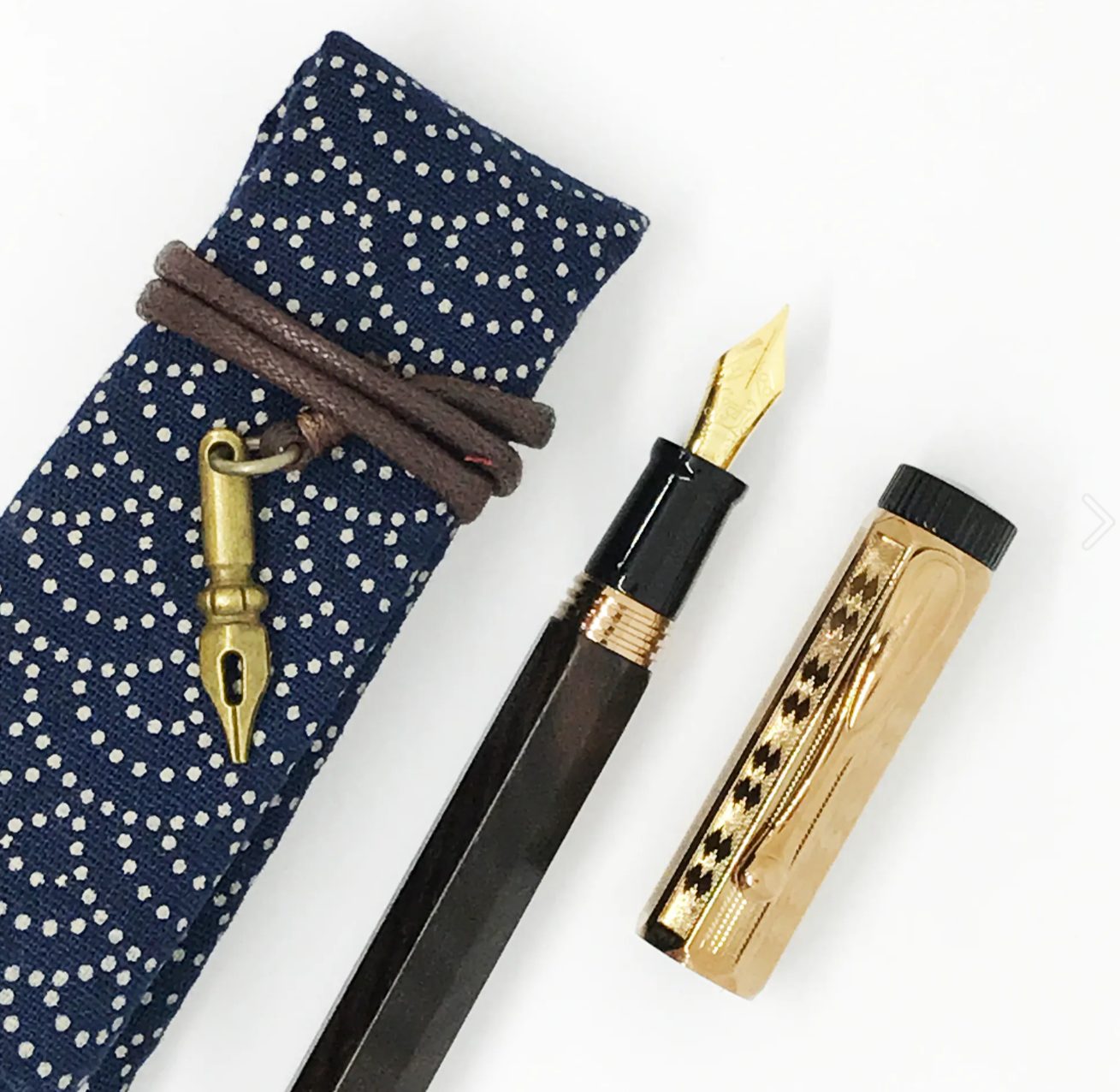 Kyoku Haku Japanese Kiku Pattern Pen Sleeve