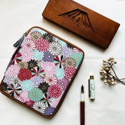 Kyoku Haku Dahlia Double Opening Zipped 10-Pen Case