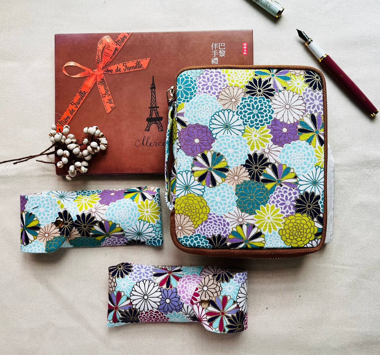 Kyoku Haku Dahlia Double Opening Zipped 10-Pen Case