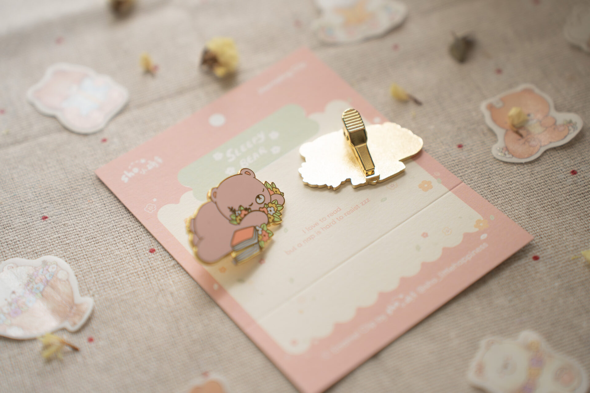 Sho Little Happiness "Sleepy Bear" Enamel Clip