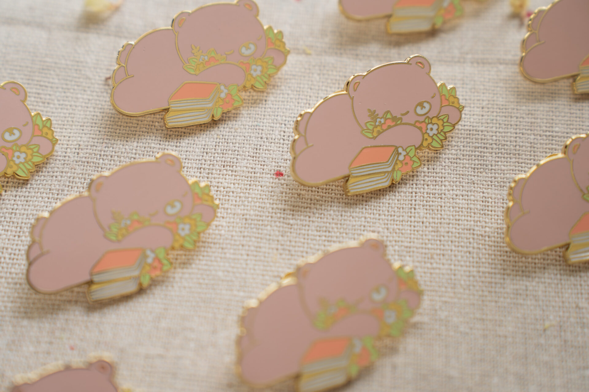 Sho Little Happiness "Sleepy Bear" Enamel Clip