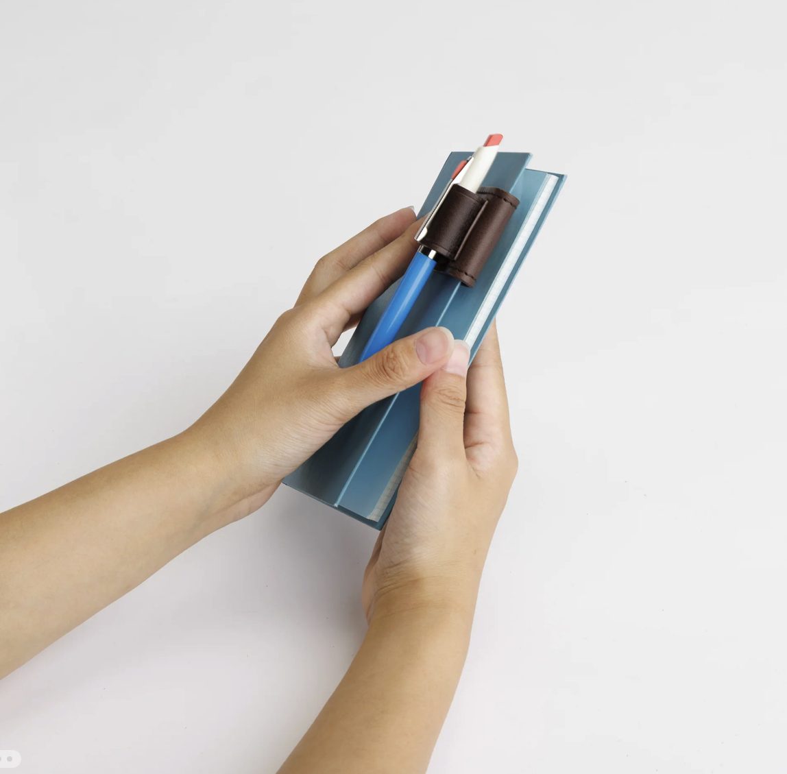 The Superior Labor Magnetic Pen Holder