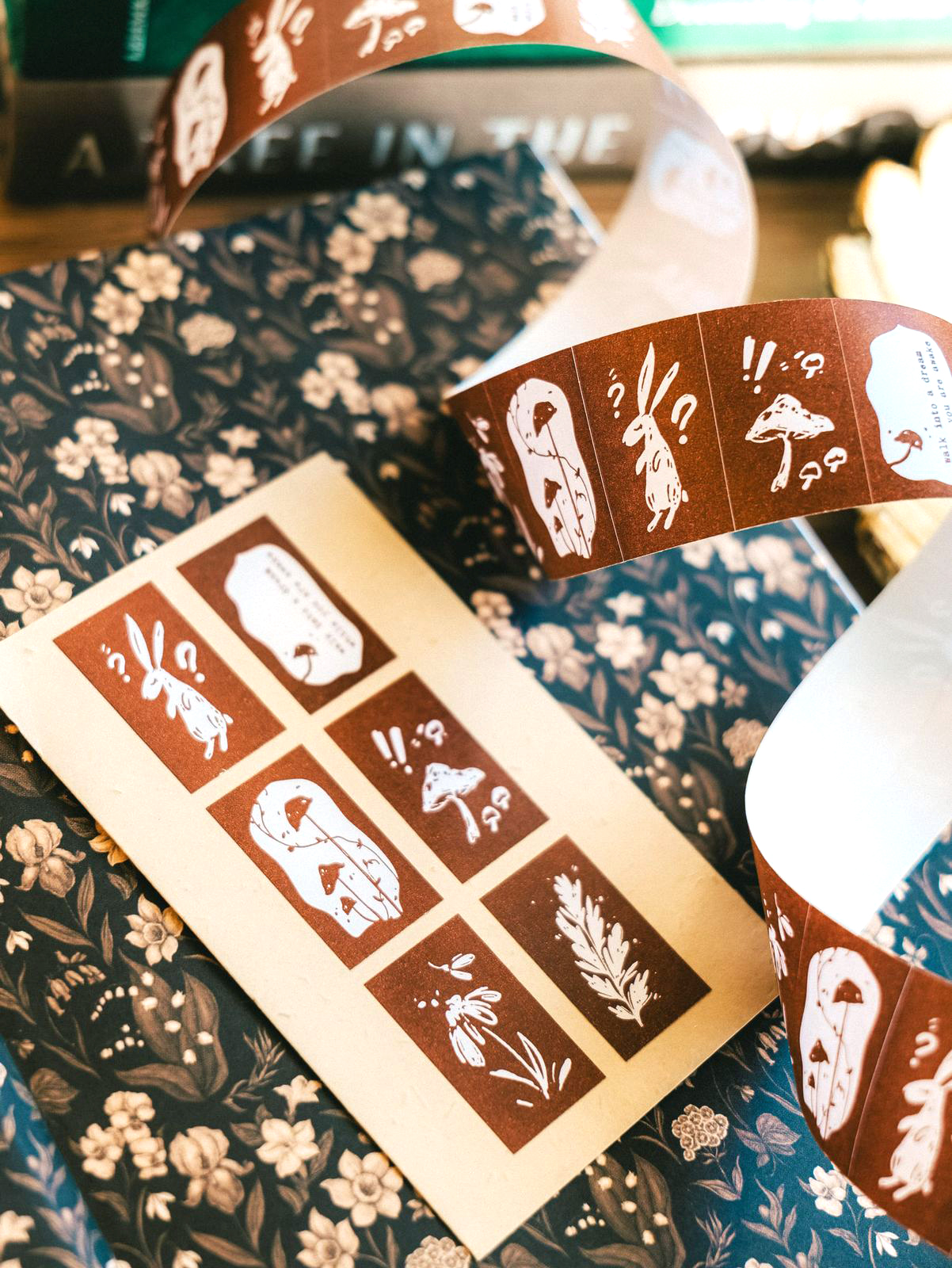 Meow Illustration Label Sticker Roll - Wonderland Rabbits