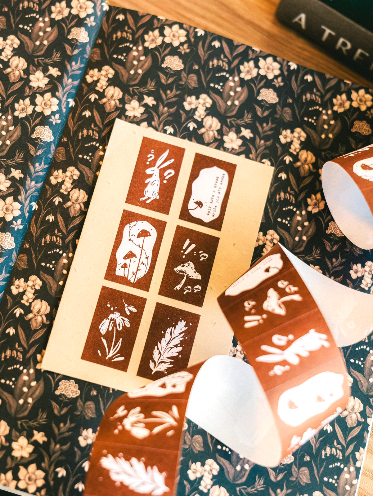 Meow Illustration Label Sticker Roll - Wonderland Rabbits