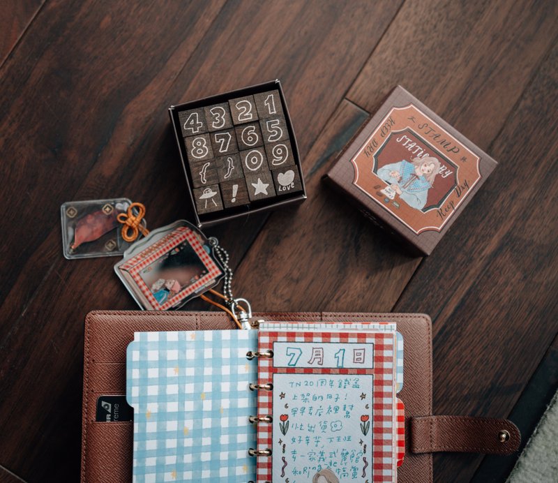 La Dolce Vita Wooden Stamp Set - Numbers (16 Pieces) - Image 3