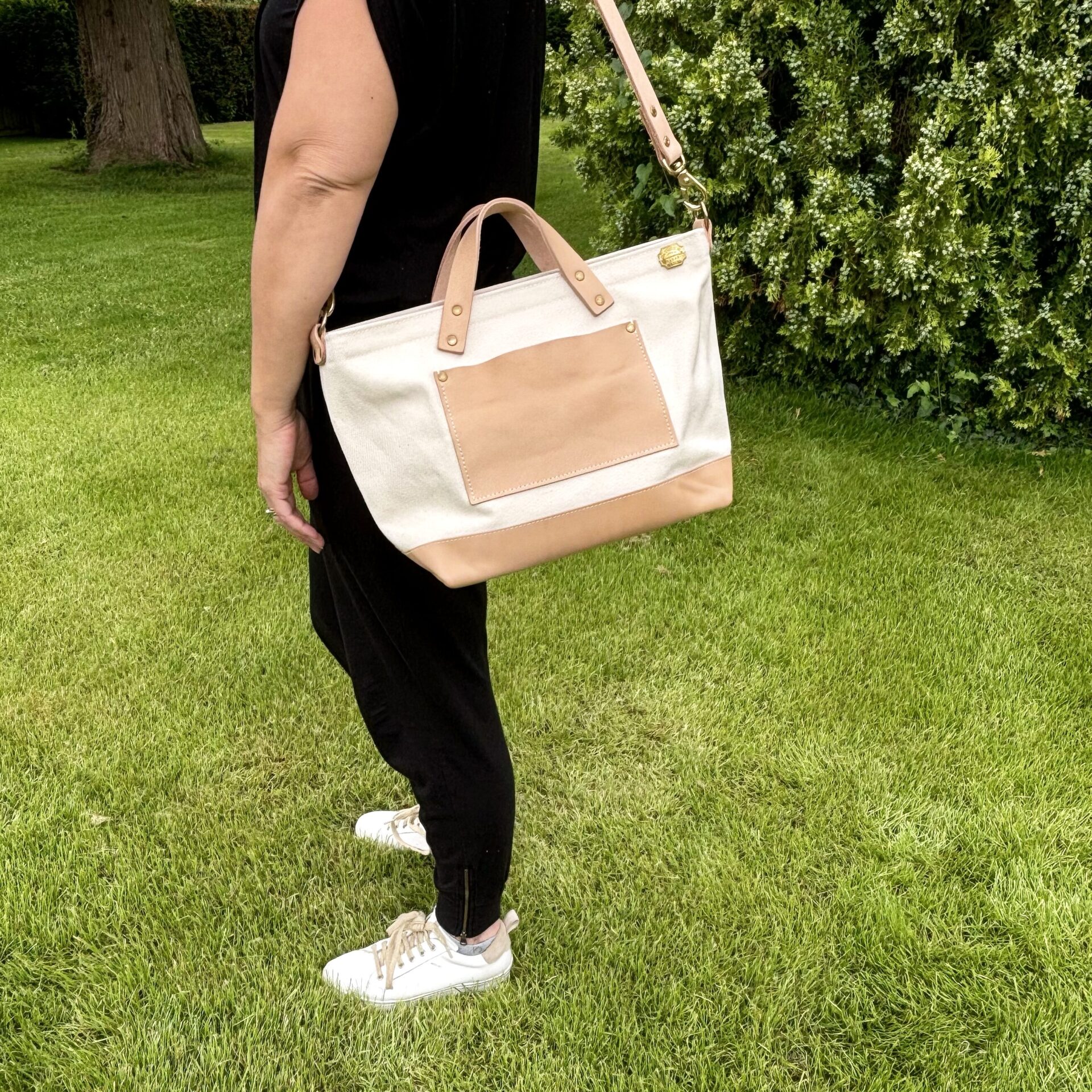 The Superior Labor Engineer Shoulder Bag XS - Natural with Leather Bottom