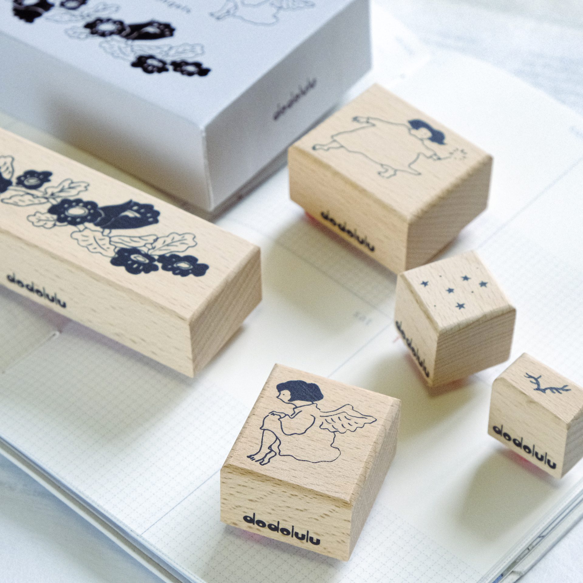 Dodolulu Wooden Stamp Set – Floating Angels — gallery