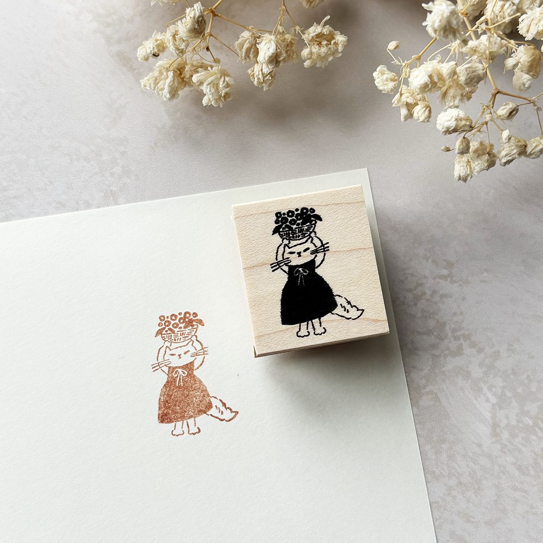 Hankodori Rubber Stamp – Cat and Flower Basket