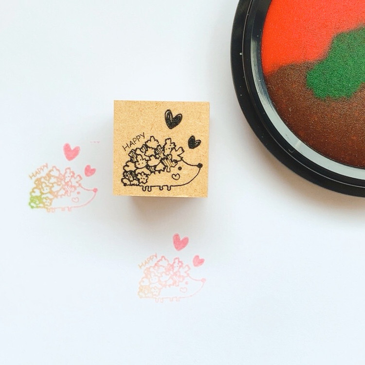 Kayonoko Stamp – Fallen Leaf Hedgehog