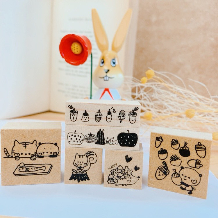 Kayonoko Stamp – Fallen Leaf Hedgehog — gallery