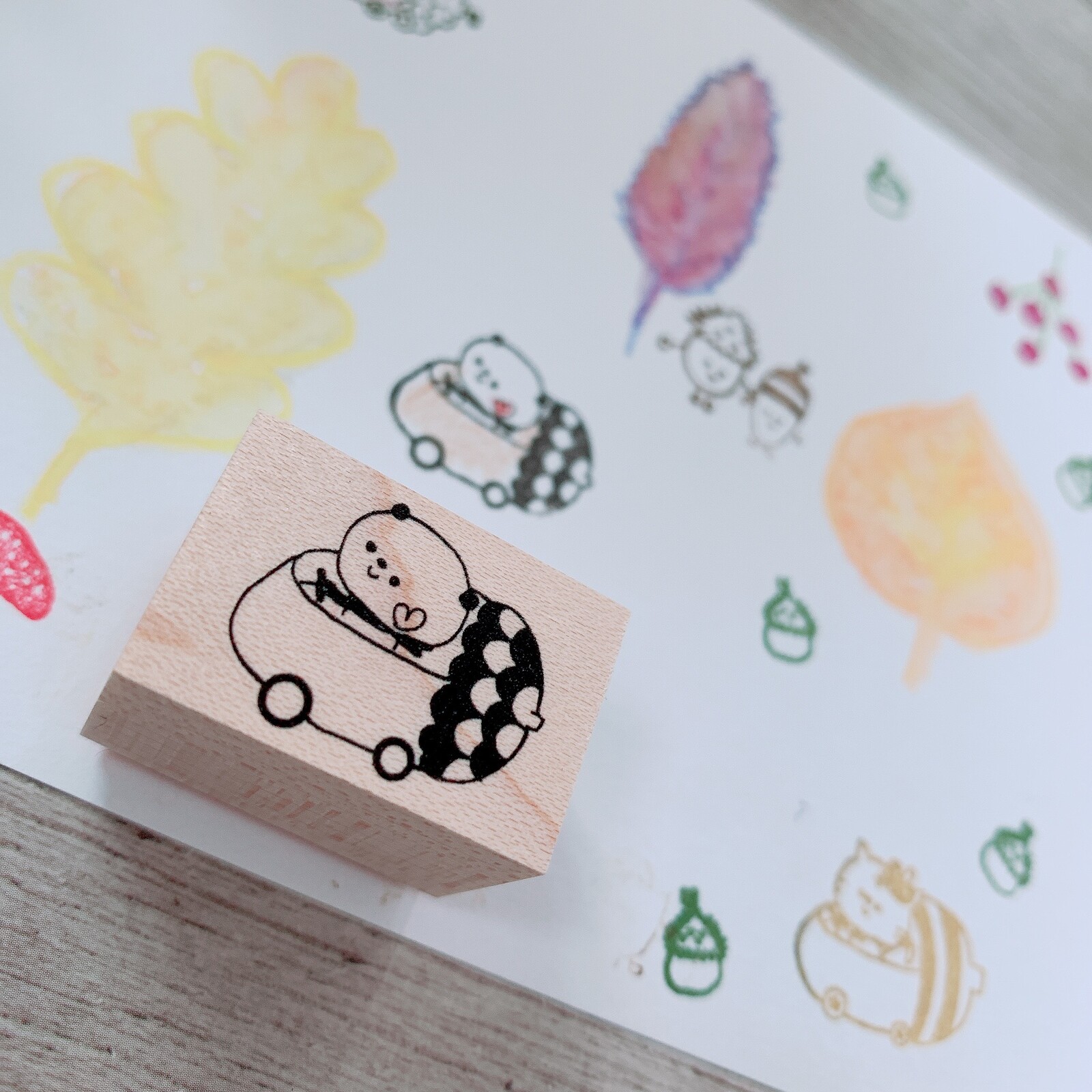 Kayonoko Stamp – Panda Acorn Car