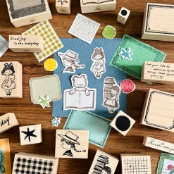 Molinta Wooden Stamp – Bear Reading — gallery