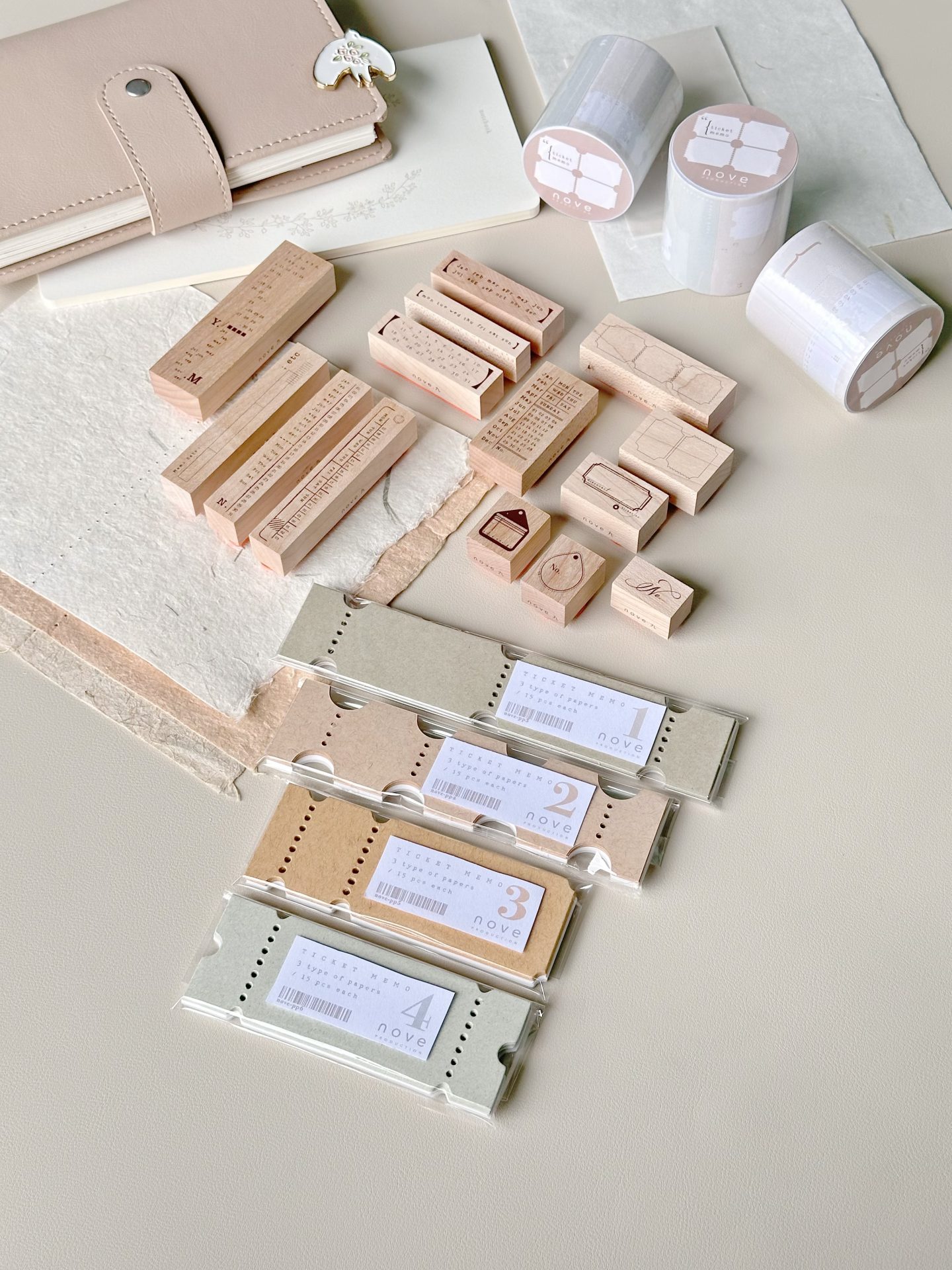 Nove Jourt'aime Collection