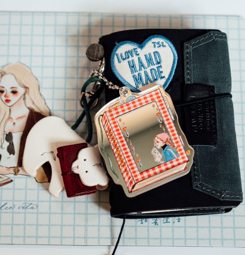 La Dolce Vita Acrylic Keychain - Journal with Me