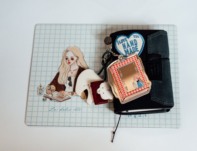 La Dolce Vita Acrylic Keychain - Journal with Me - Image 9