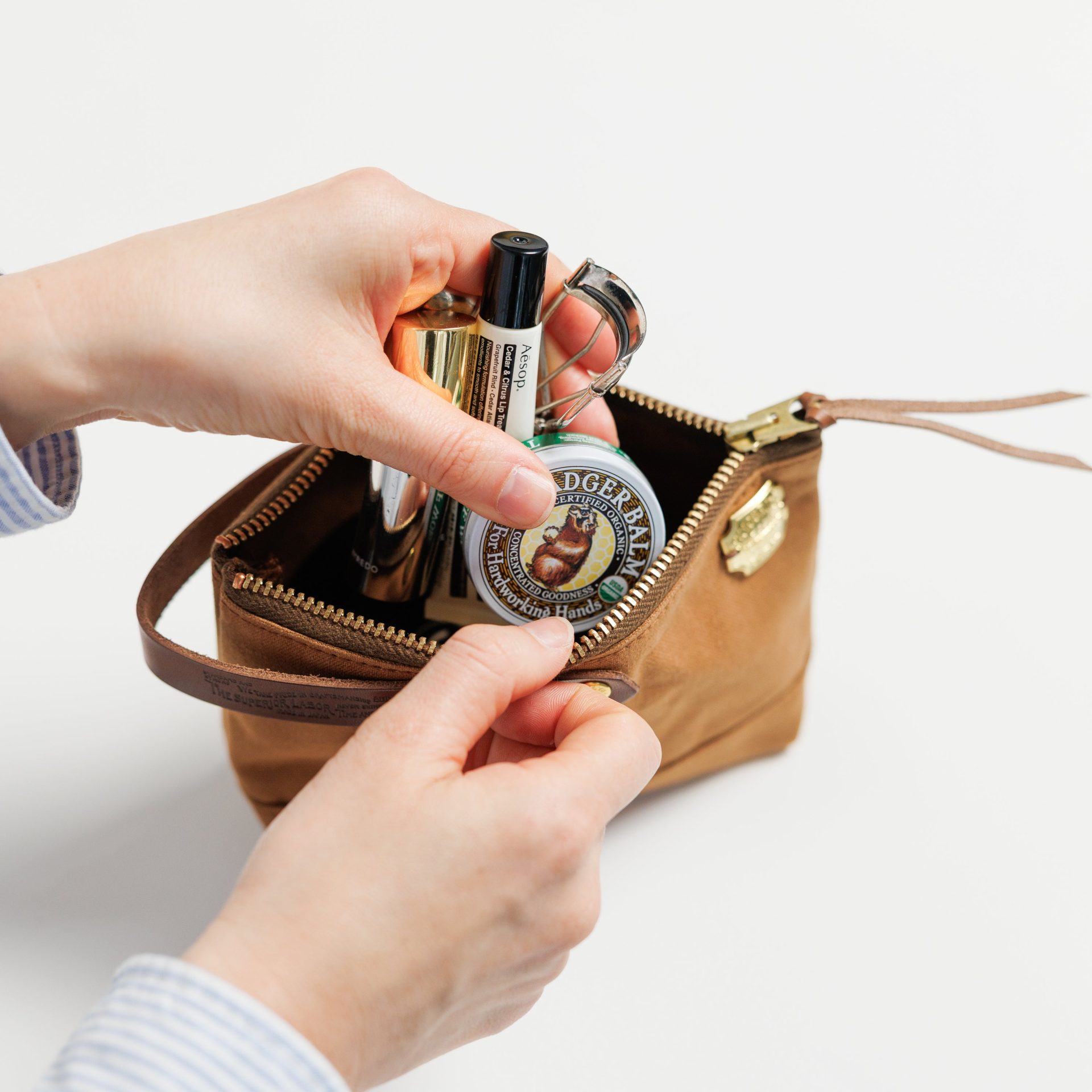 The Superior Labor Paraffin Canvas Pouch / #02 — gallery