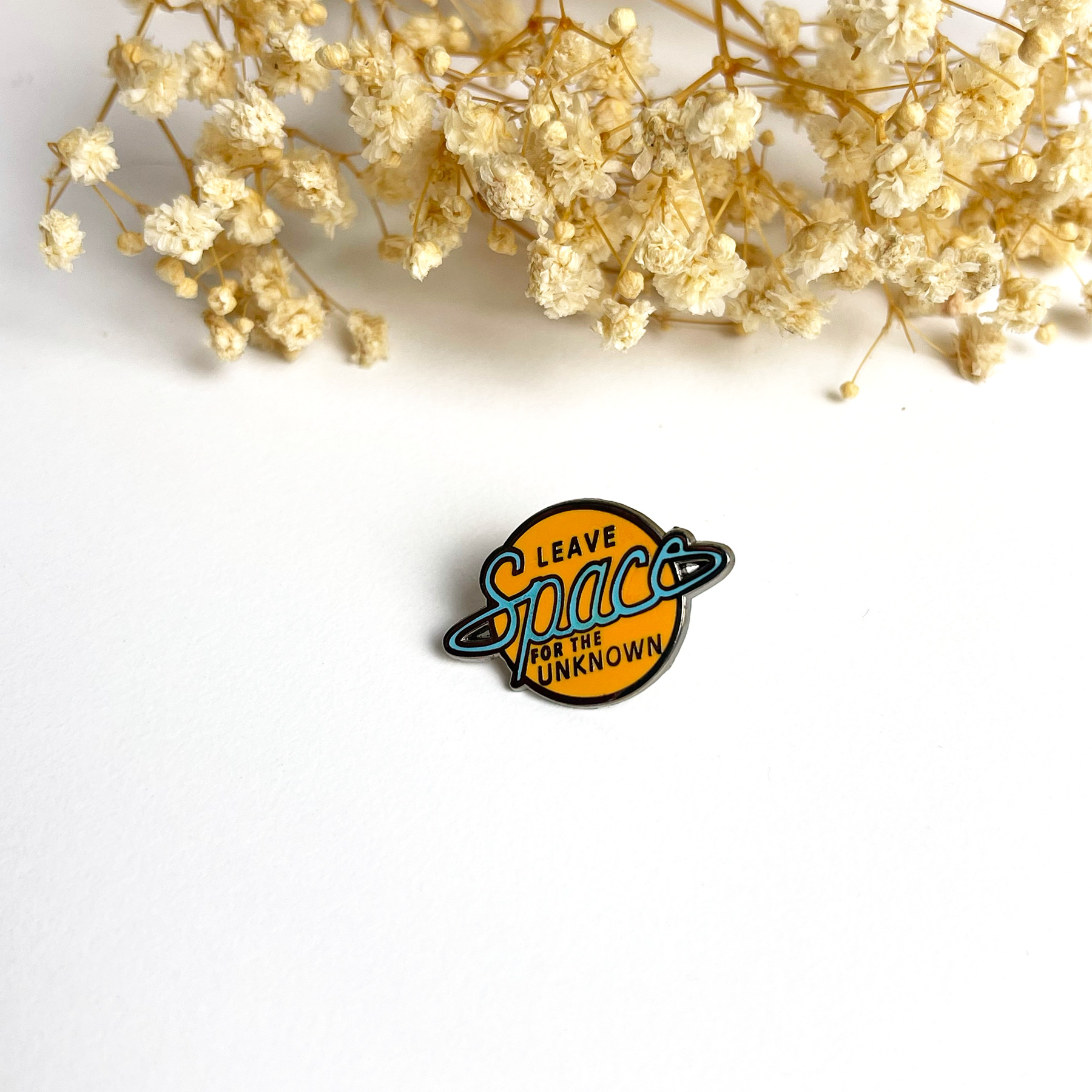 Baum-kuchen Enamel Pin - Leave Space for the Unknown