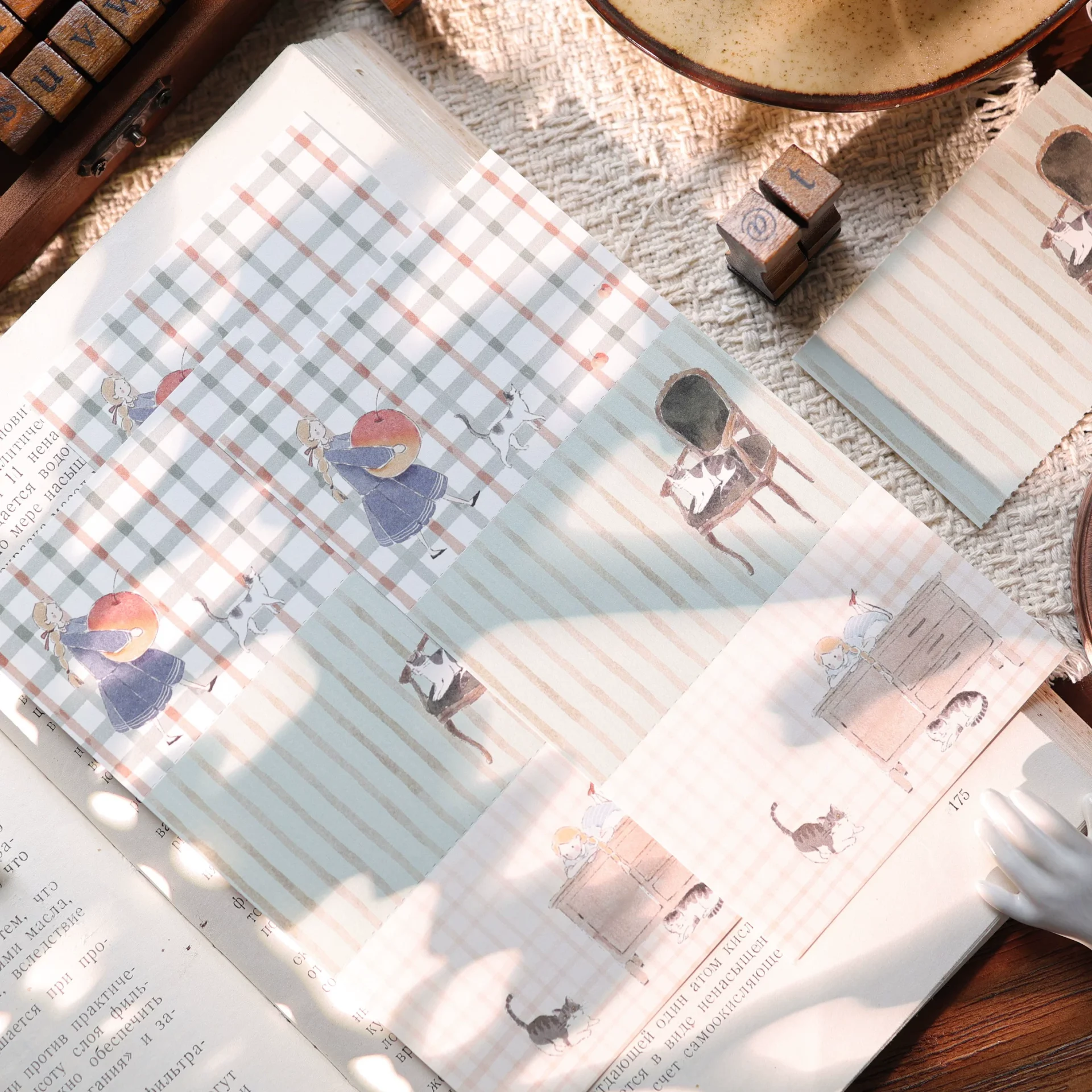 Yier Studio Cat Fun Tri-fold Memo – Design 3