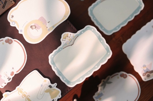 Yier Studio Gathered Moments Die-cut Memo — gallery