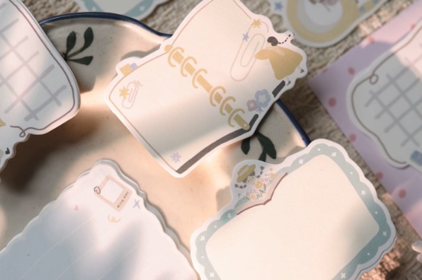 Yier Studio Gathered Moments Die-cut Memo — gallery